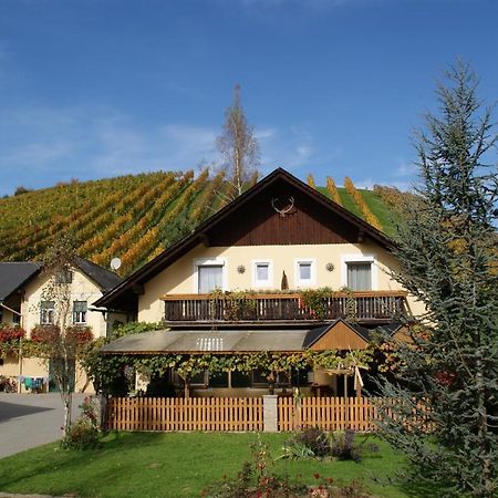 Отель Weingut Lieschnegg Лойчах Экстерьер фото
